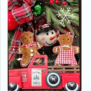 Gingerbread Boy & Girl Ornament Set For Your Tier Trays .